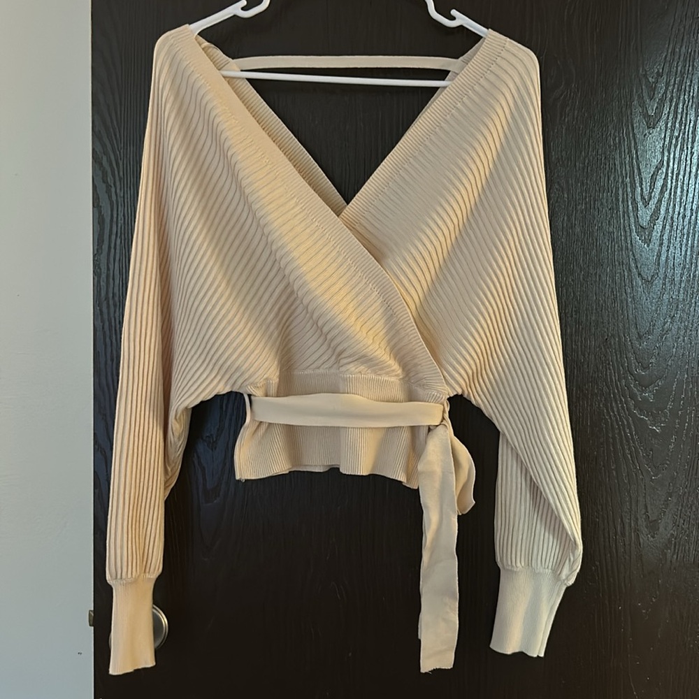 Love Tree Junior Cream Ribbed Knit Plunging Neckline Surplus Knot Sweater.Size:S
